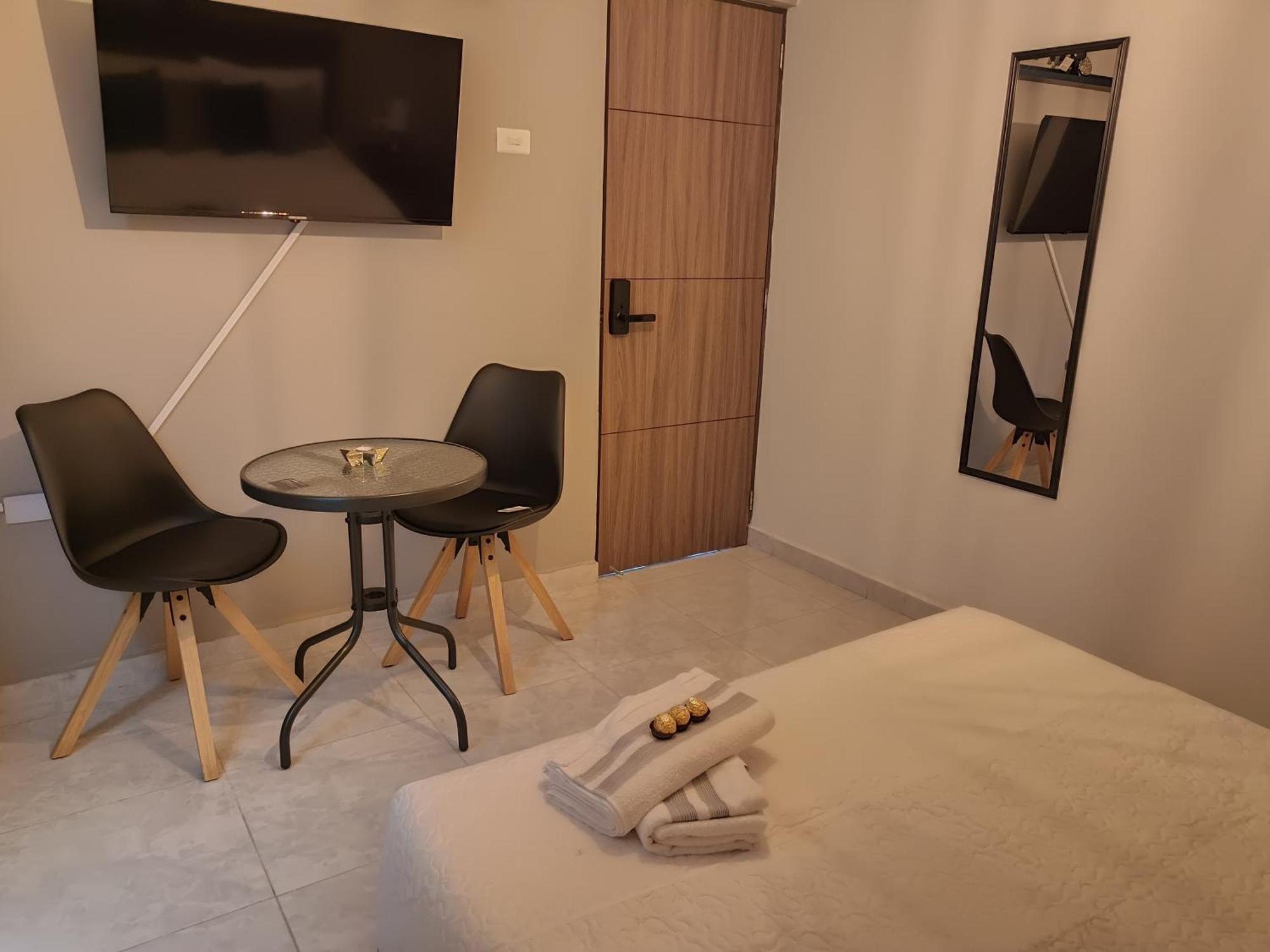 Ac - House Laureles - Self Cheking Guest house